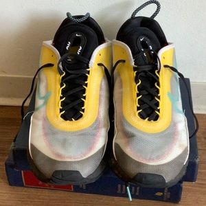 Nike 2090 shoes size 9
